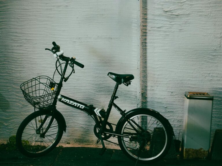 Best Folding Electric Bikes for Small Apartments and Public Transit - Featured image