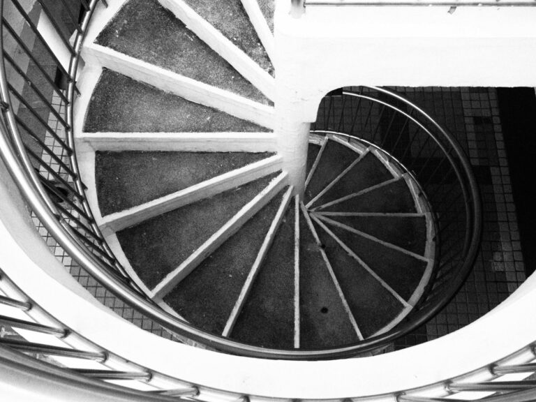 Step-Through vs Step-Over Bikes: Which Frame Style Is Right for You? - Featured image