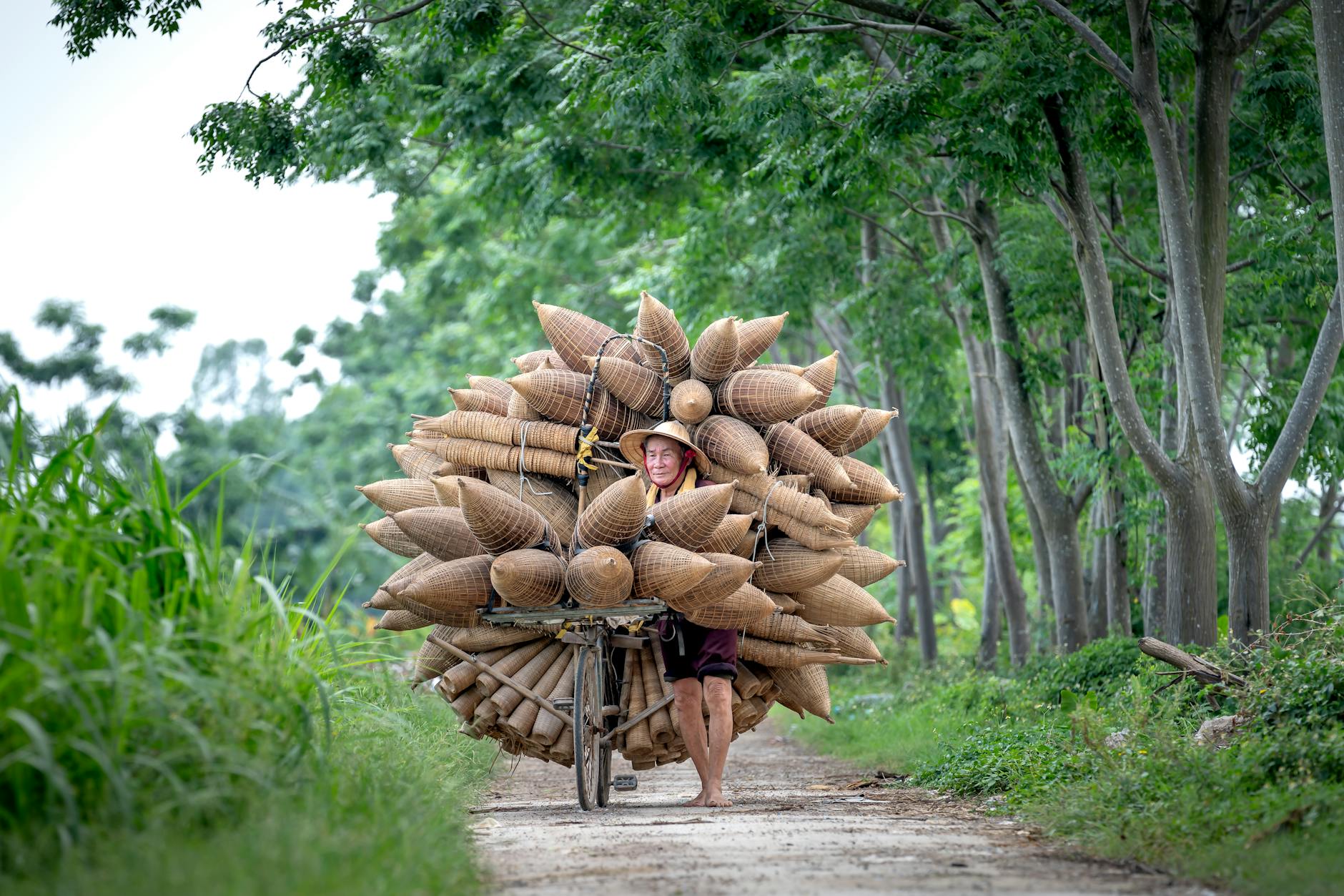 What Is the Best Way to Carry Work Clothes While Bike Commuting?