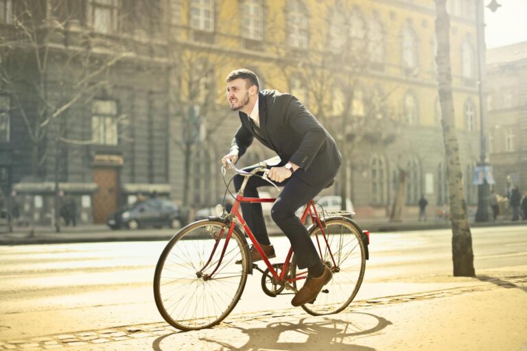 Advantages of Bicycle Commuting in Busy Metropolitan Areas - Featured image