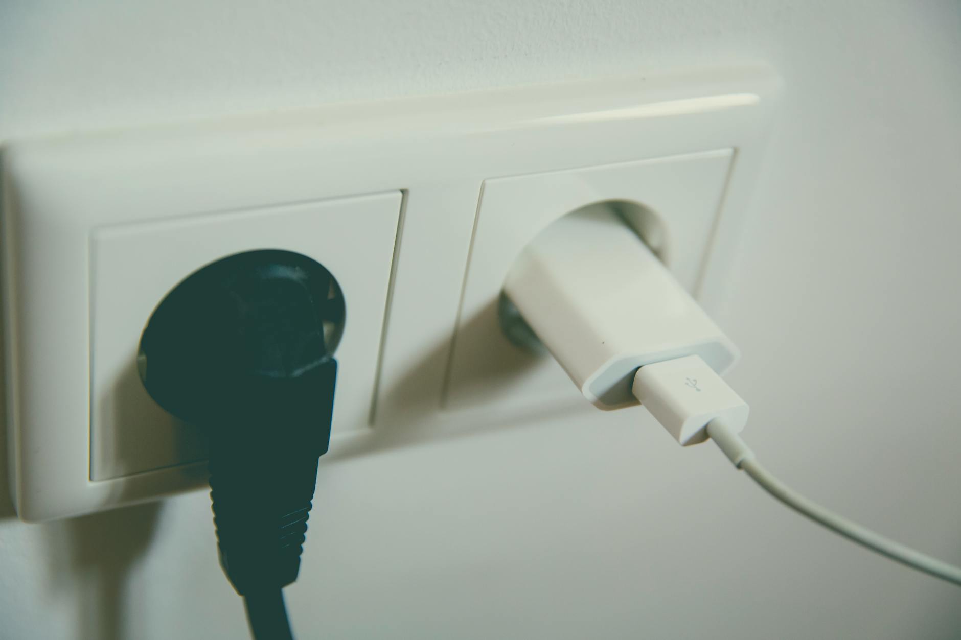Battery Life, Charging, and Power Management