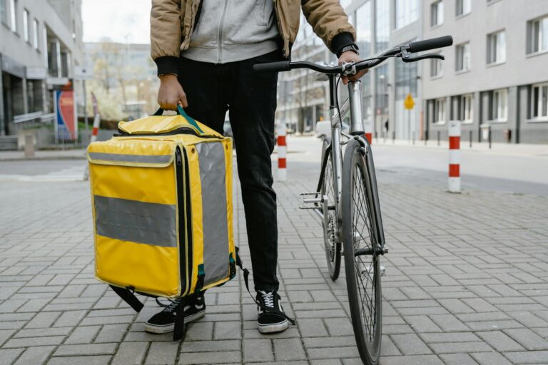 Best Bike Bags for Carrying Everything You Need - Featured image