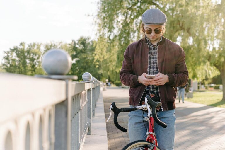 Best Bike Phone Mounts That Keep Your Phone Secure - Featured image