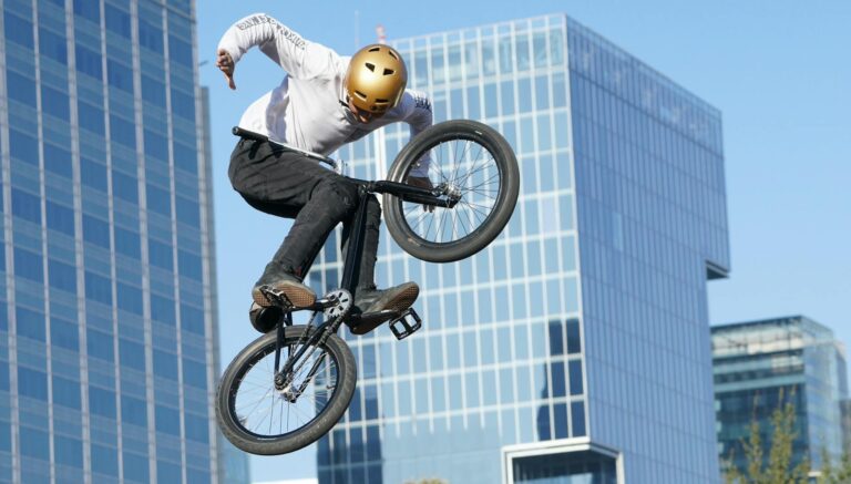 Best BMX Helmets for Park and Street Riding - Featured image