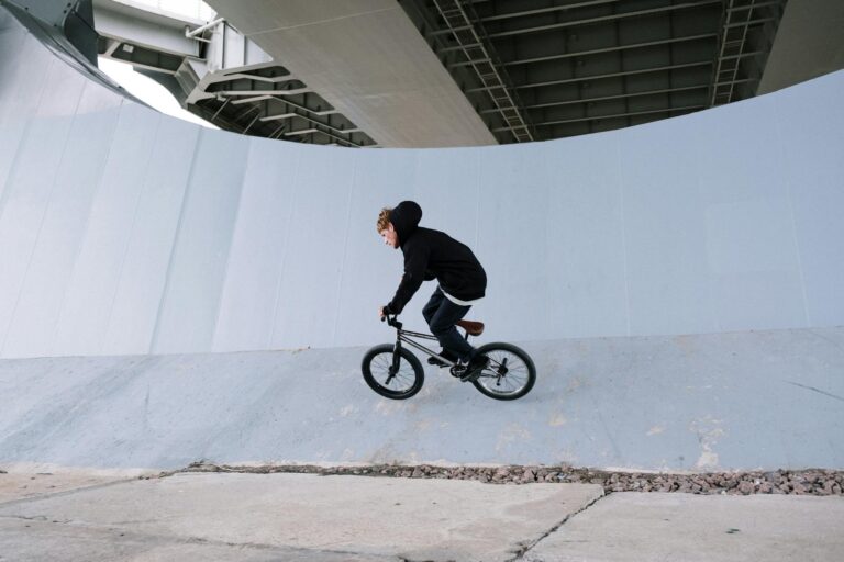 Best BMX Pedals for Grip and Durability - Featured image