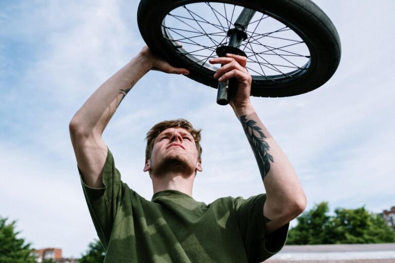 Best BMX Protective Gear for Beginners Learning Tricks - Featured image