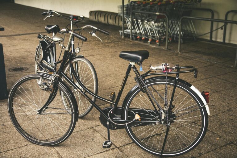 Best Hitch Mounted Bike Racks for Easy Loading - Featured image