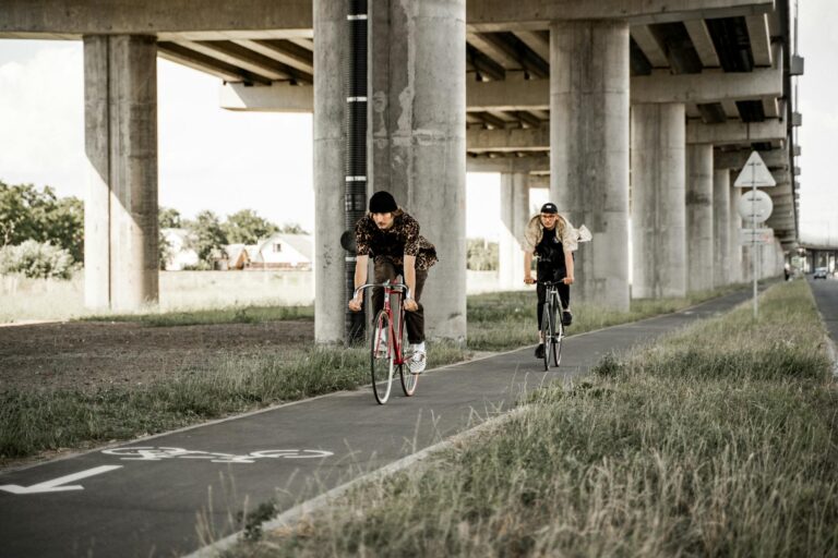 Bike Lane Laws and When You Can Ride Outside Them - Featured image