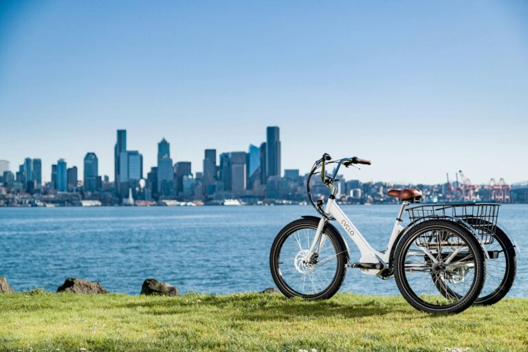 Comparing Electric Bicycles and Traditional Bicycles for Commuting - Featured image