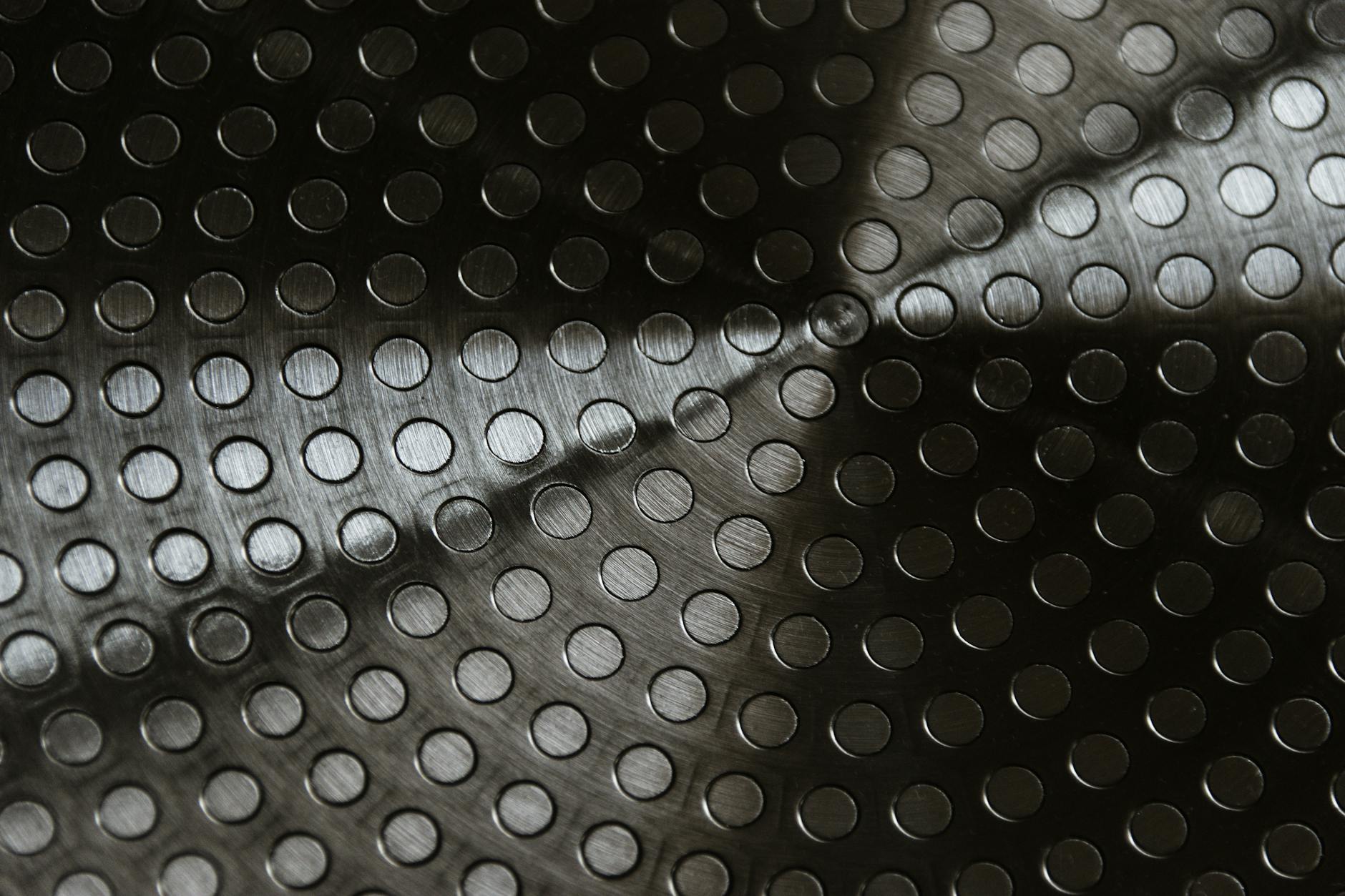 Concave Design and Knurling Texture: Why They Matter for Grip