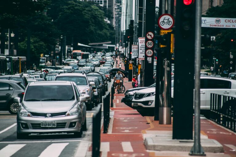 How Bicycles Help Reduce Traffic Congestion in Cities - Featured image