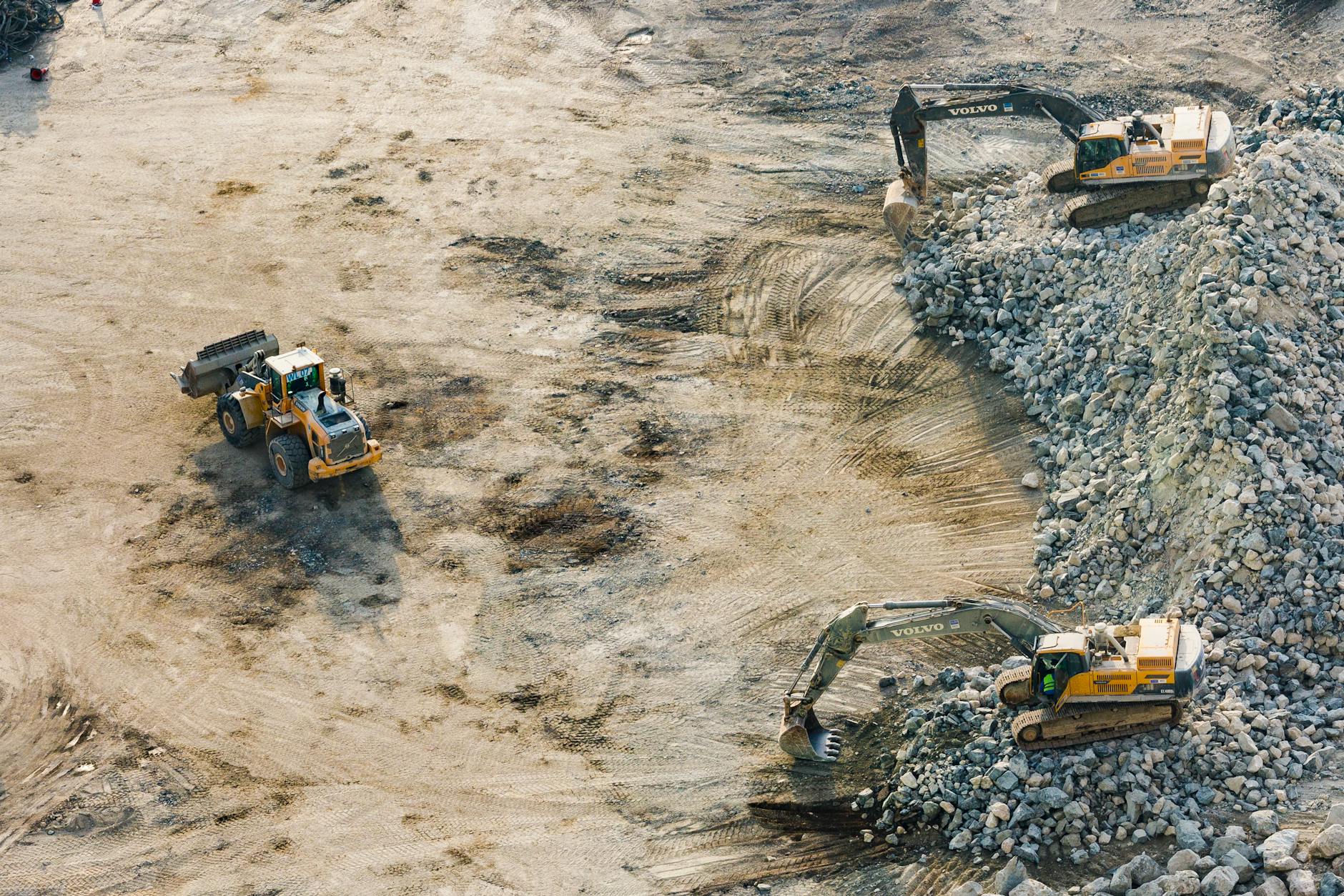 How Do You Manage the Unpredictable Movement of Construction Equipment?