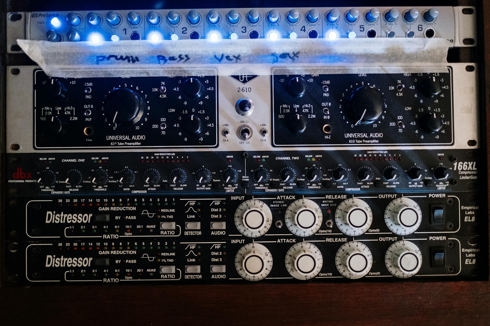How Sound Output Affects Bell Effectiveness on Busy Paths