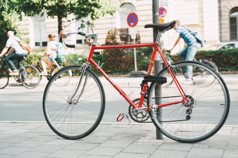 How to Avoid Common Cycling Accidents and Crashes - Featured image