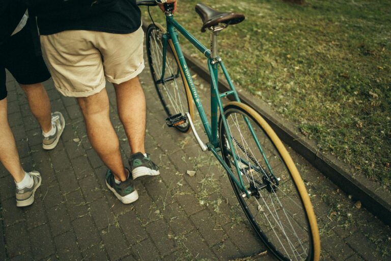 How to Choose a Bike Saddle That Is Comfortable for You - Featured image