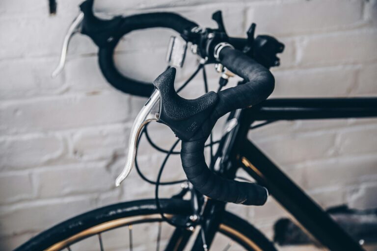 How to Choose Bike Handlebar Grips for Better Comfort - Featured image
