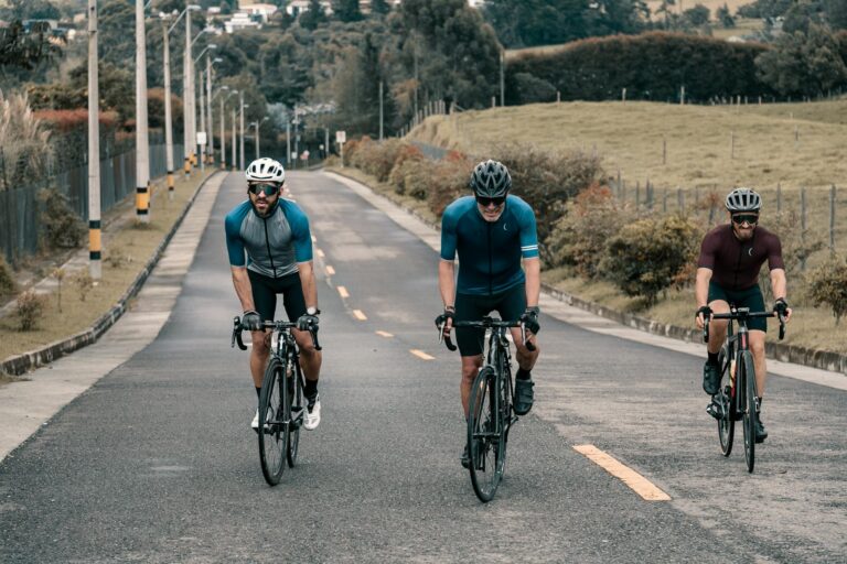 How to Choose Cycling Base Layers for Cold Weather - Featured image