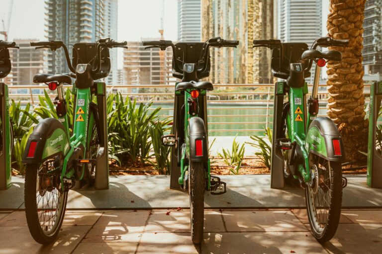 How to Transport an Electric Bike Safely on a Car Rack - Featured image