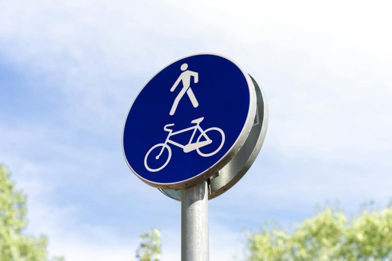 Safety Tips for Using Bicycles as Transportation Devices - Featured image