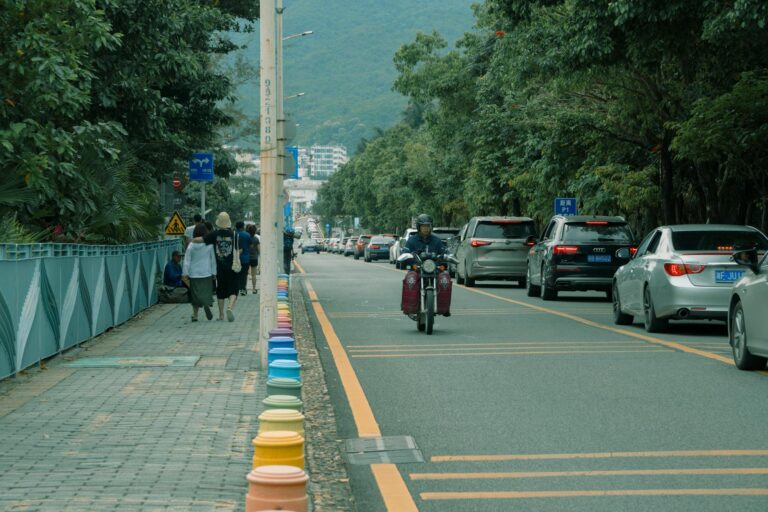 Urban Transportation Advantages of Riding a Bicycle - Featured image