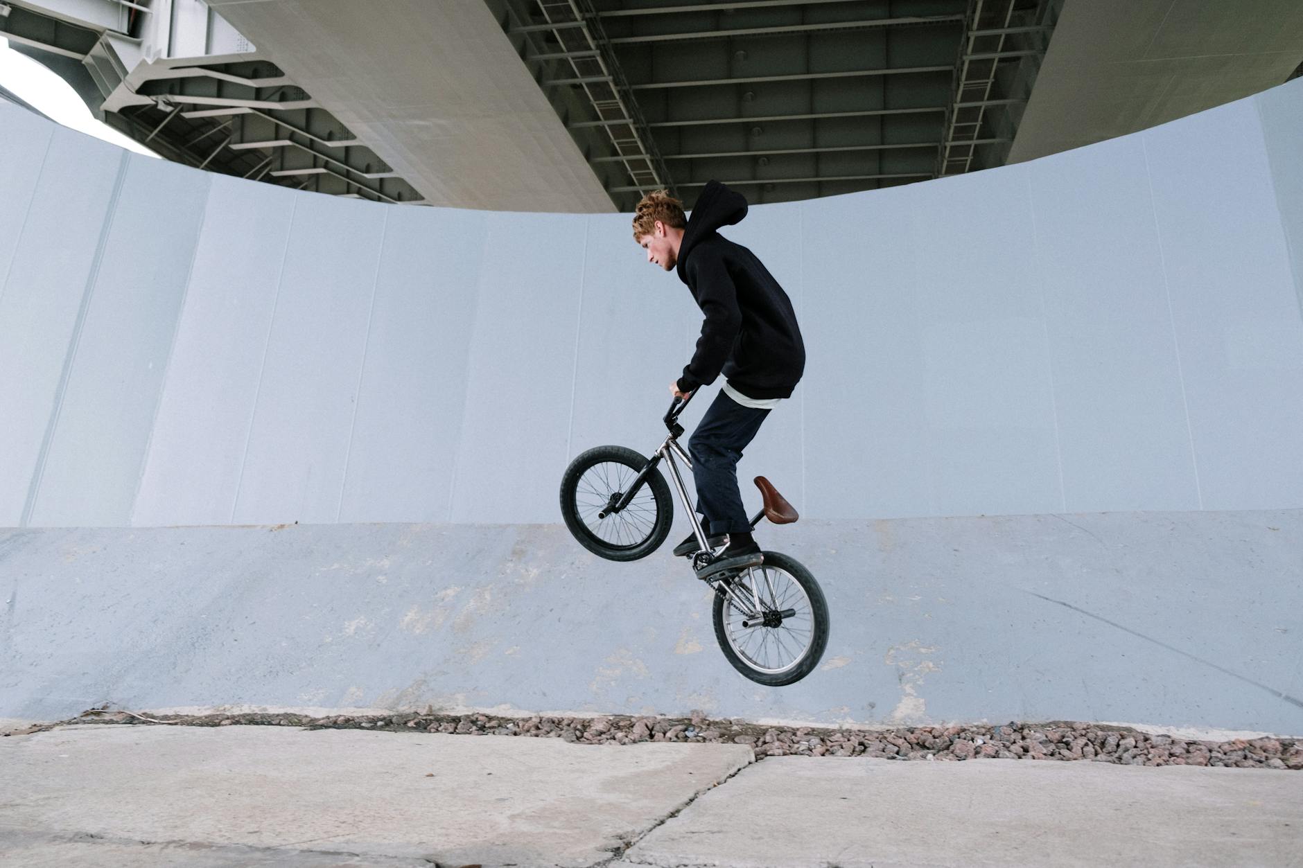 What Makes BMX Shoes Different from Casual Skate Shoes?