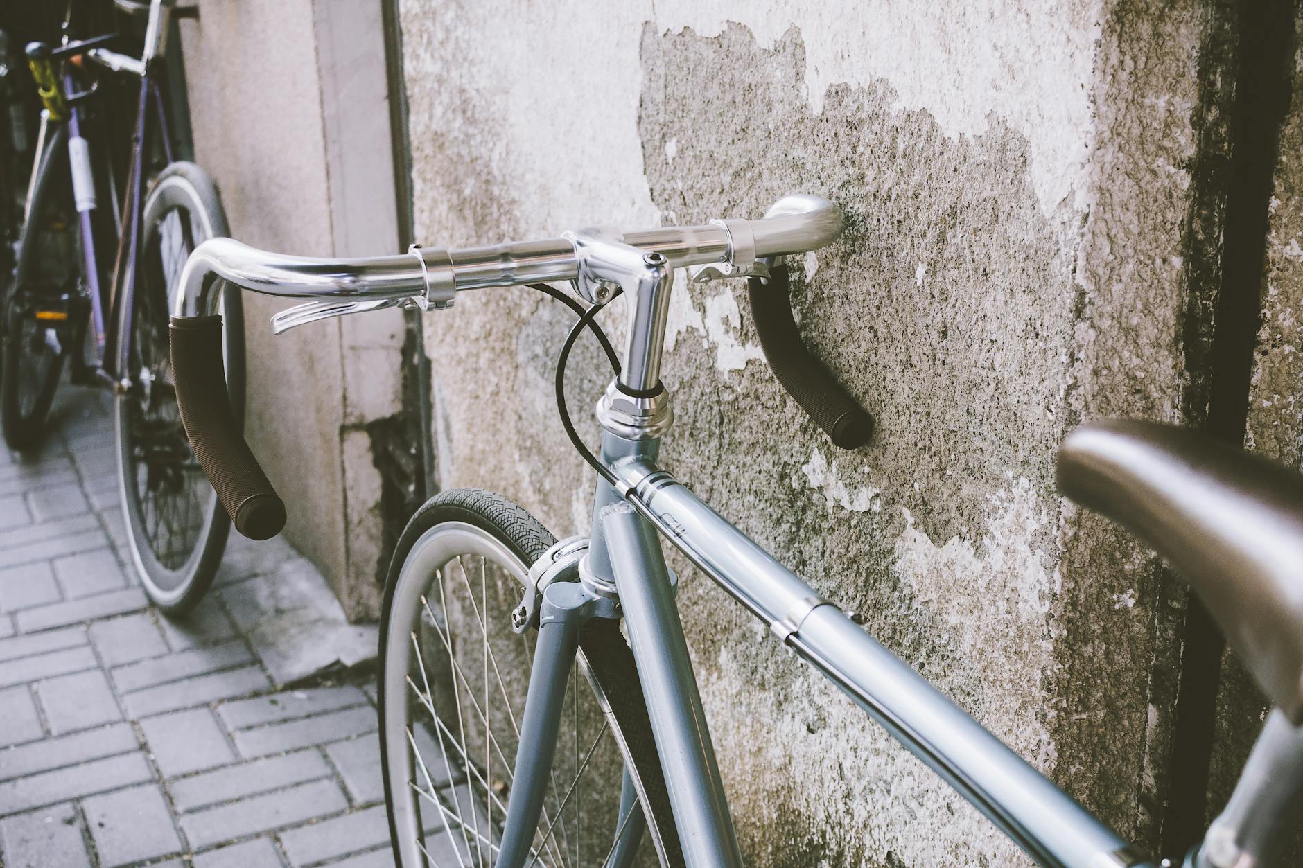 What's the Difference Between Chromoly and Hi-Tensile Steel?