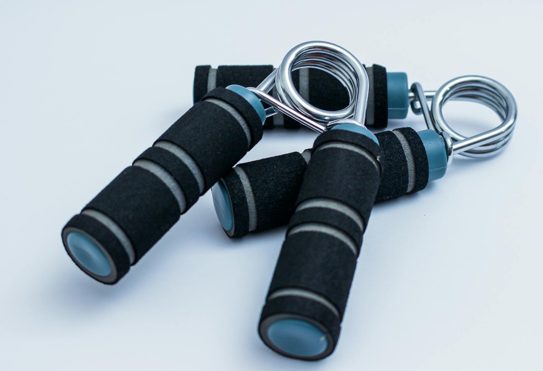 Why Flanged Grips Are the Preferred Choice for Control