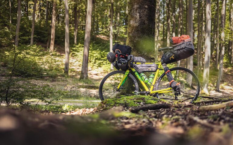 Best Bike Touring Cookware for Lightweight Camping - Featured image