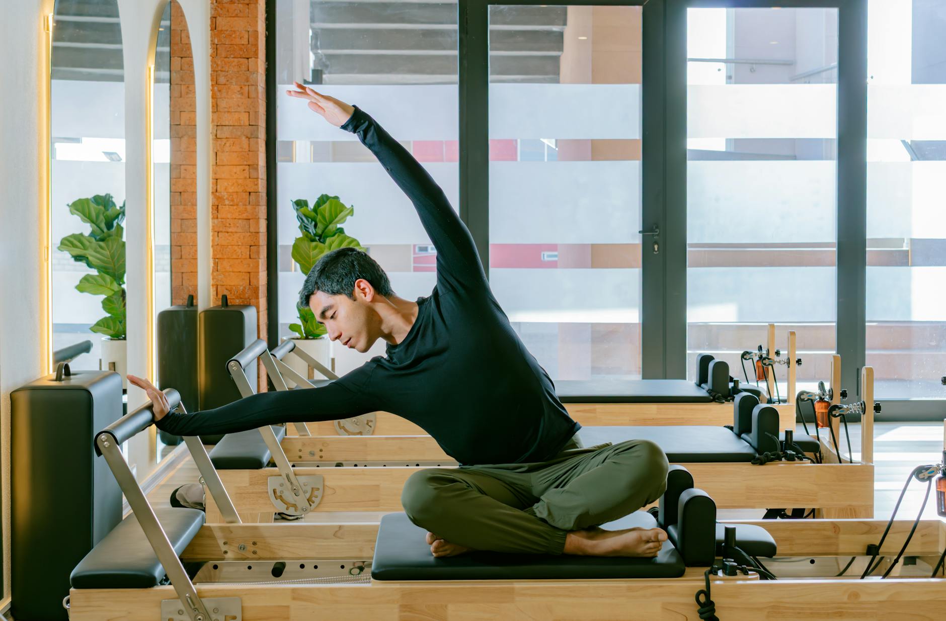COMFORT, REACH, AND POSTURE ALIGNMENT