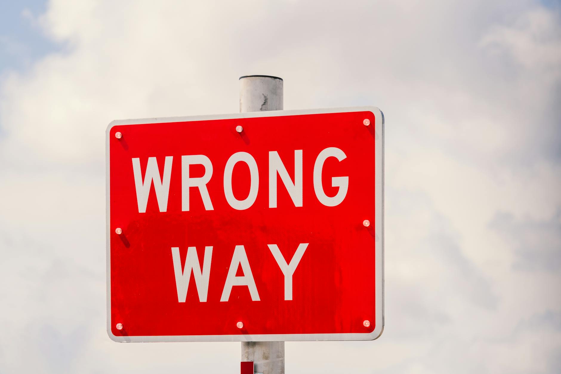 Common Installation Mistakes That Compromise Frame Security
