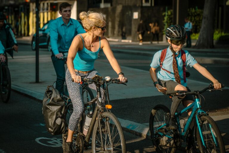 Cycling Commuter Numbers in 2026: Down 12% From the Pandemic Peak and Still Falling - Featured image