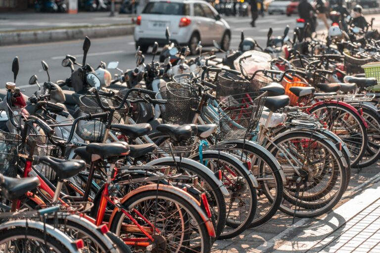 How to Choose a Bike for Both Commuting and Recreation - Featured image