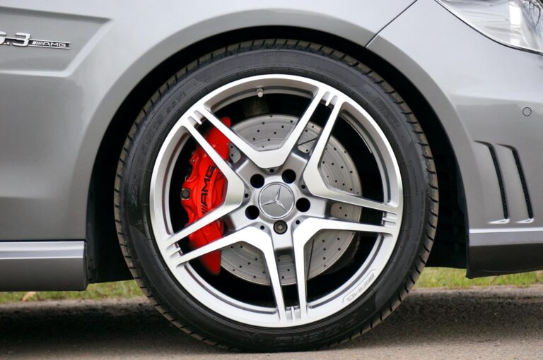 How to Choose Between Disc Brakes and Rim Brakes - Featured image
