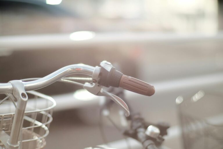 How to Handle Weather Changes During Bike Tours - Featured image