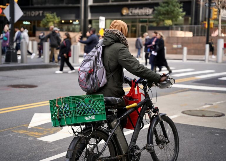 New Study Found Cyclists Who Ride 3 Times a Week Have 22% Lower Risk of Heart Disease - Featured image