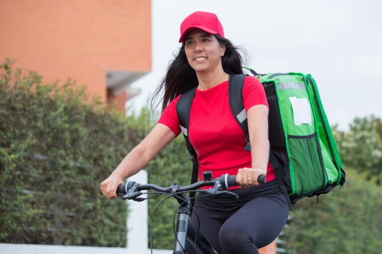 She Started Biking to Work to Save $3,400 a Year on Gas and Lost 35 Pounds Instead - Featured image