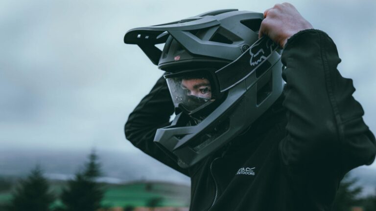 Warning: 68% of Bike Helmets Sold Online Fail Basic Safety Certification Standards - Featured image