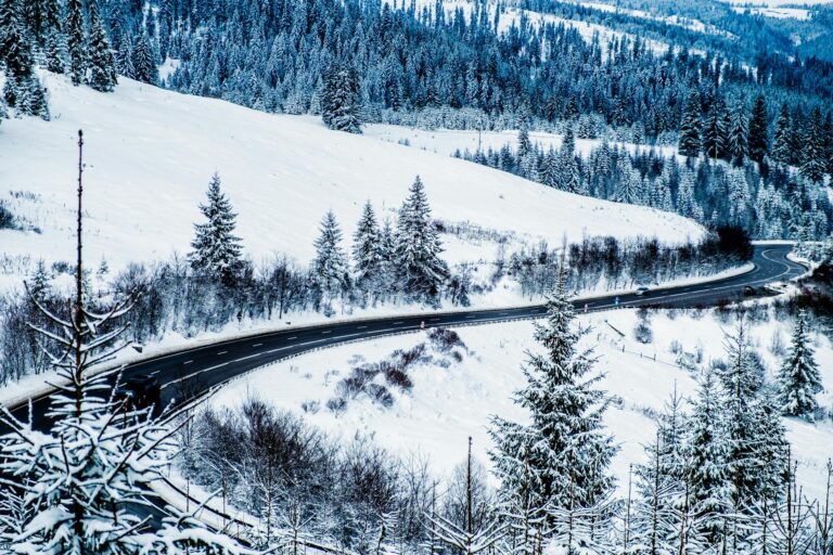 $425 Average Cost of Winter Cycling Gear You Actually Need vs $1,200 That Shops Try to Sell You - Featured image