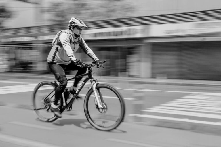 At Least 48% of Cyclists Have Had a Near-Miss With a Car Door in the Last 12 Months - Featured image