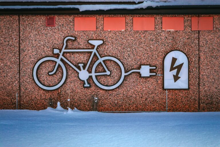 At Least 57% of E-Bike Owners Charge Their Battery Incorrectly Reducing Its Life by 30% - Featured image