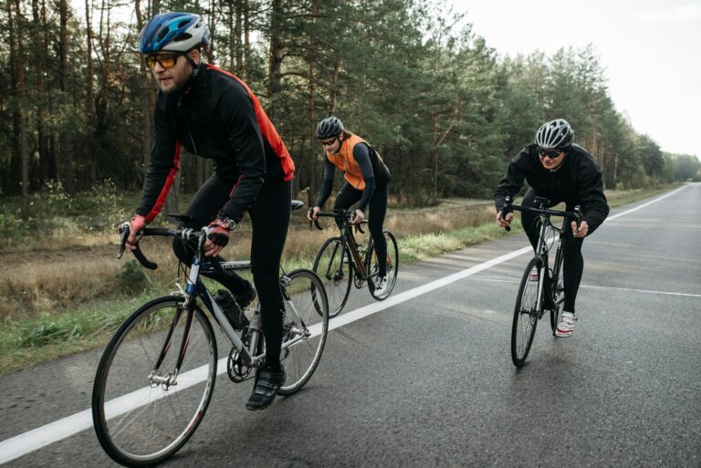 At Least 76% of Cyclists Don't Stretch Before or After Rides Despite 40% Higher Injury Risk - Featured image