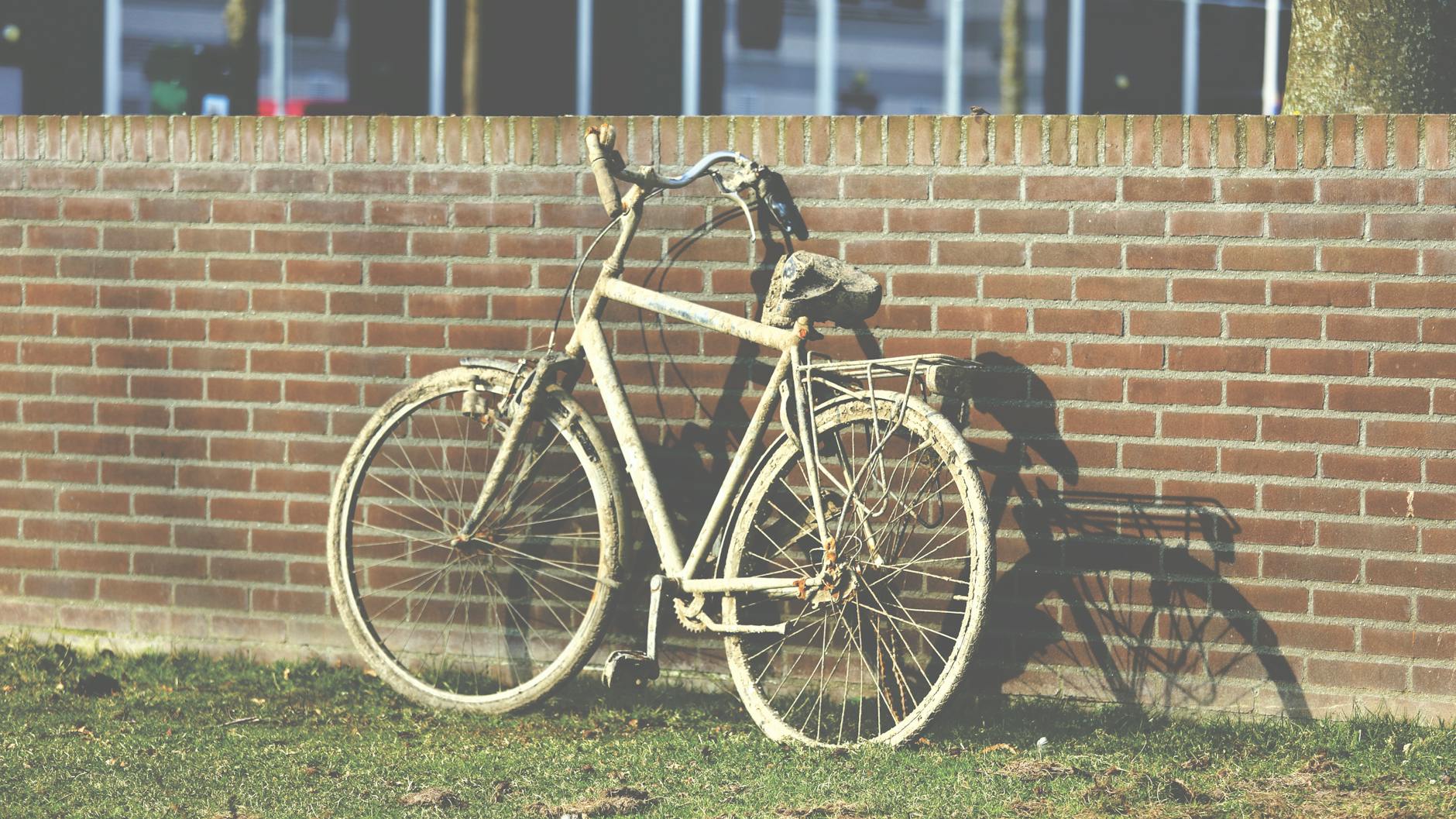 Structural Challenges in Women's Cycling That Growth Alone Cannot Fix