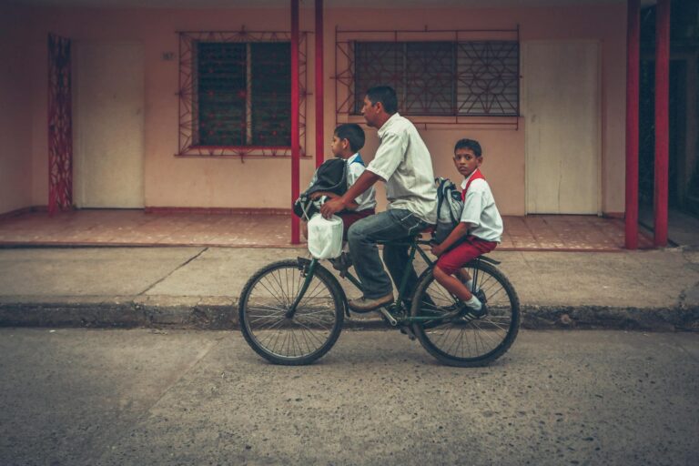 The School Bike Program Crisis Explained in One Statistic: Only 2% of US Schools Have Safe Bike Parking - Featured image