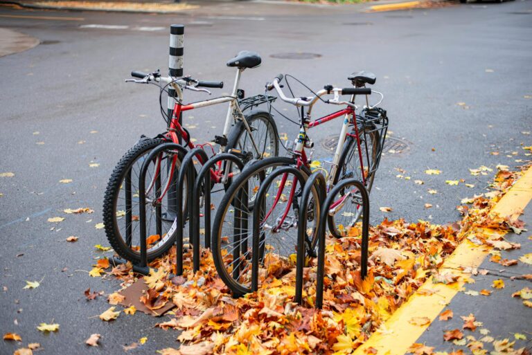 Warning: 52% of Bike Racks on City Streets Have Design Flaws That Make Locking Properly Impossible - Featured image