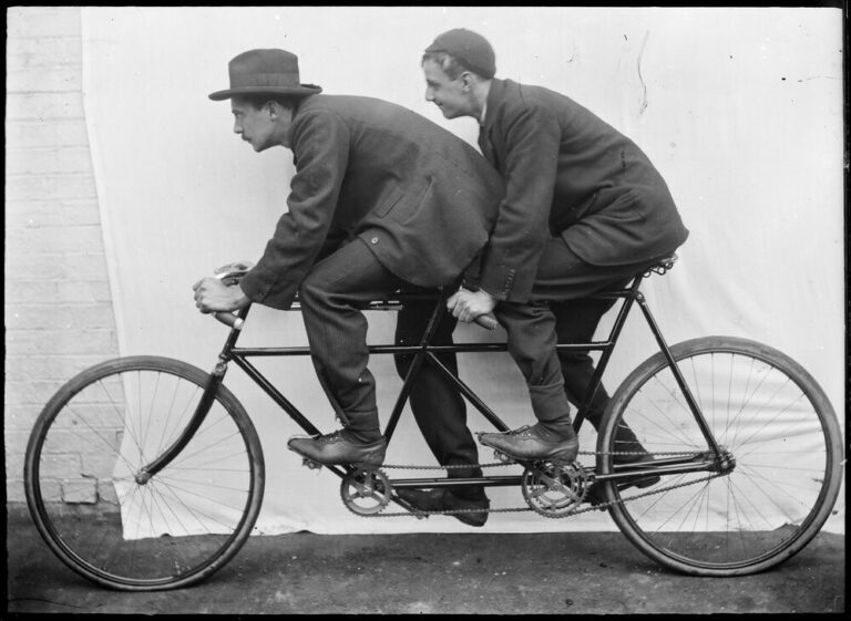$190 Average Cost of a Good Rain Jacket That Most Cyclists Need But 65% Never Buy - Featured image