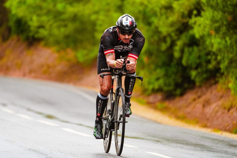 High-Performance Gravel Bicycle with Advanced Components for Serious Riders - Featured image