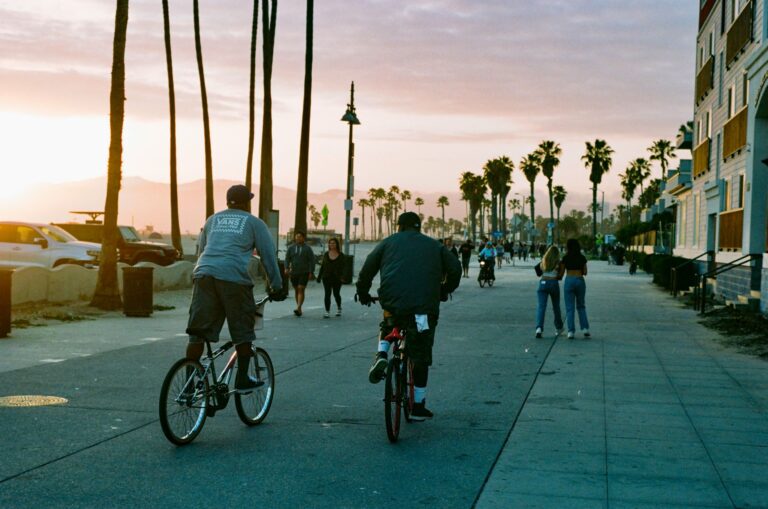 Los Angeles hosts massive nude cycling day celebrating international body freedom - Featured image