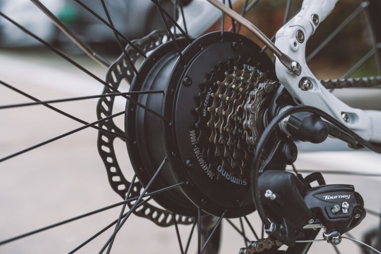 Motorized bicycle adoption transforms competitive riding landscape among traditional enthusiasts - Featured image