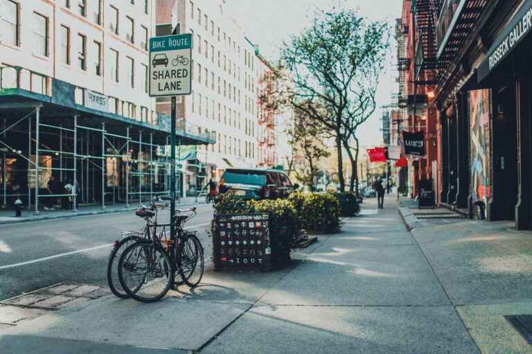 New York residents file damages claim against city for e-bike enforcement gaps - Featured image