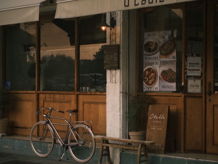 Restaurants and Cafes Close to Popular Pittsburgh Cycling and Trail Activities - Featured image